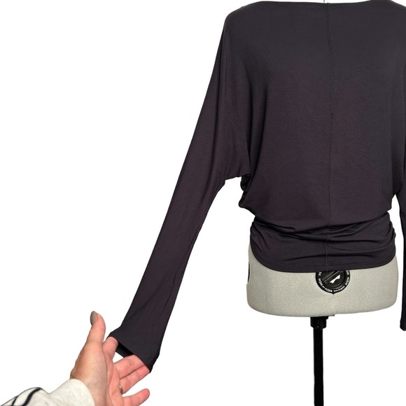 Worth New York Dark Blue Jersey Knit Bat Wing Ruched Top Sz P (Oversized) - Picture 8 of 15